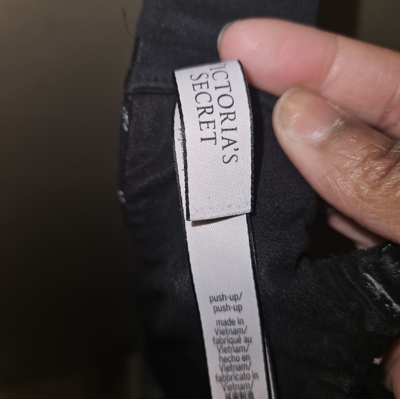 Victoria Secret Bra - Picture 7 of 9